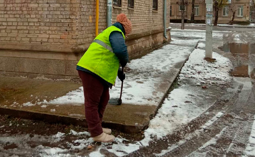 Почалась пора прибирання снігу