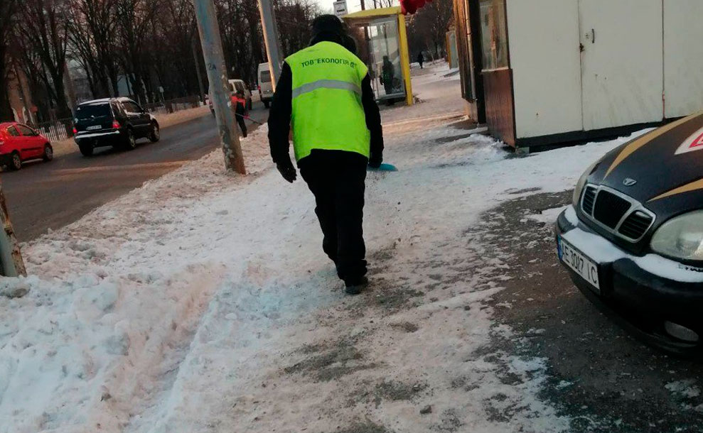 Зимові труднощі: наші фахівці зробили місто безпечним після снігопаду