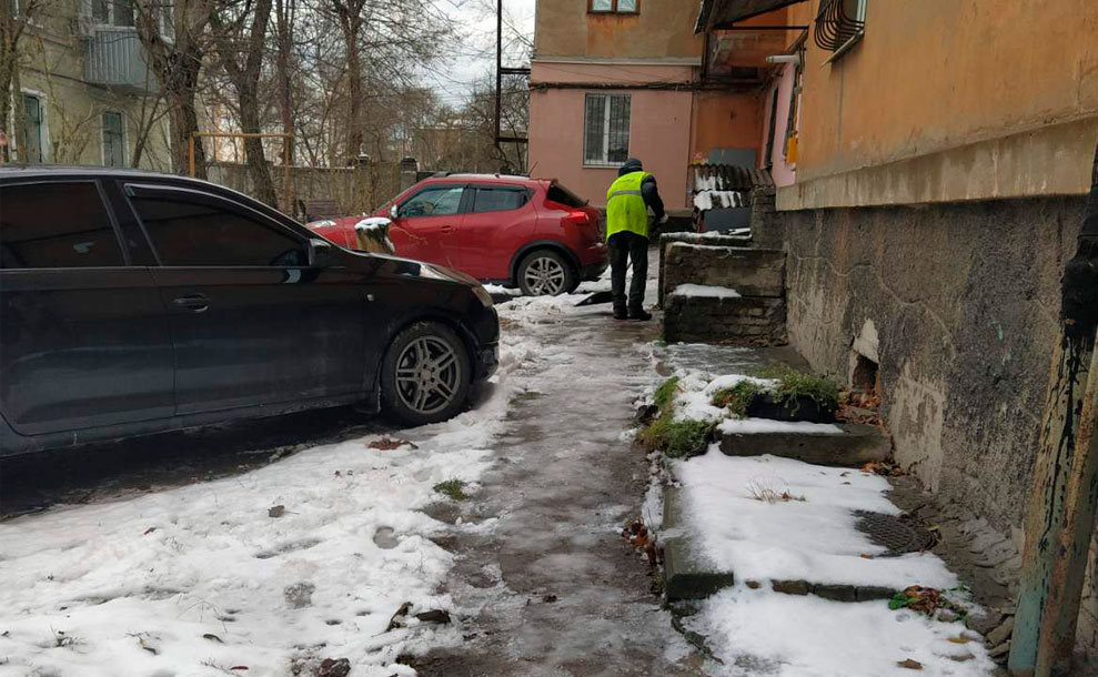 Екологія-Д: Чисті дороги та безпечні тротуари взимку