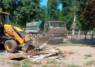 Планове прибирання негабаритного сміття.