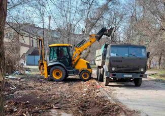 Протягом березня працівники «Екології-Д» активно прибирають місто